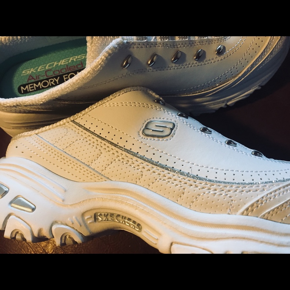 Skechers D’Lites: slip on 7.5 NWOT